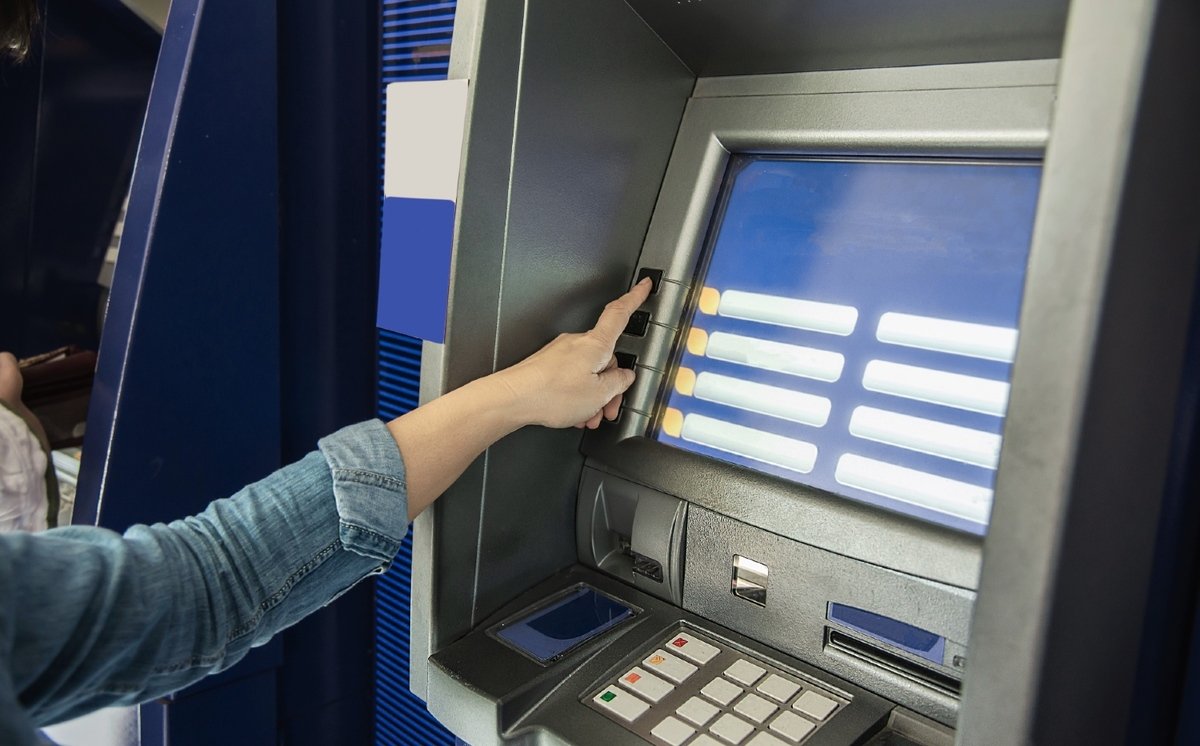 Torreón. Mujer denuncia que cajero de banco "se comió" 10 mil pesos
