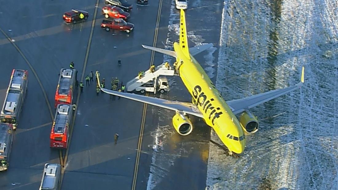 Avión de Spirit Airlines se sale de la pista del aeropuerto BWI
