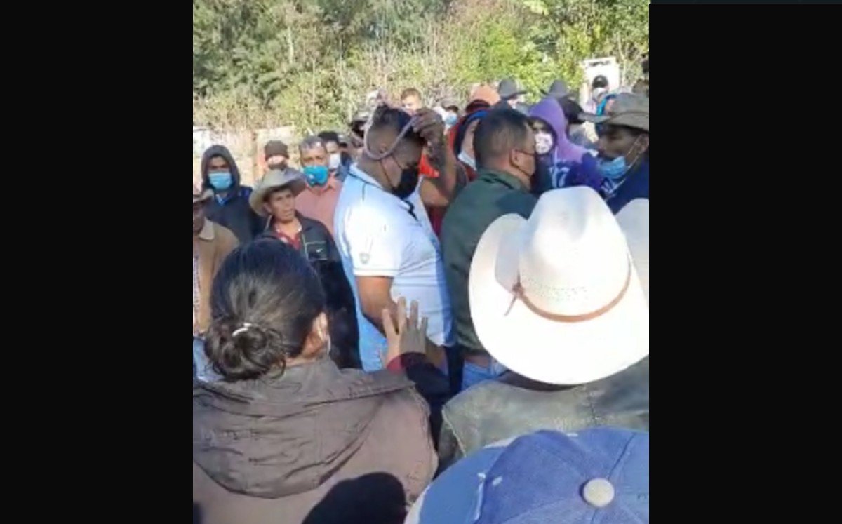 Cesan a alcalde en Oaxaca al que intentaron colgar