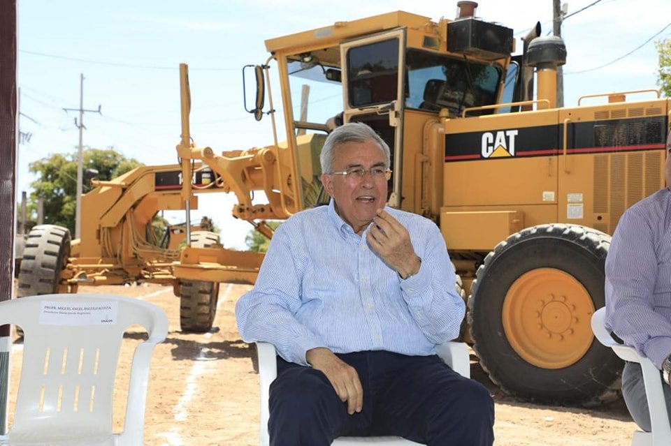 *Rocha inicia y supervisa nuevas vialidades en la Región del Évora*
